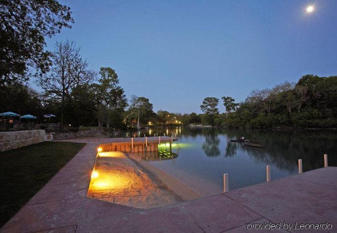 Courtyard By Marriott River Village 4*