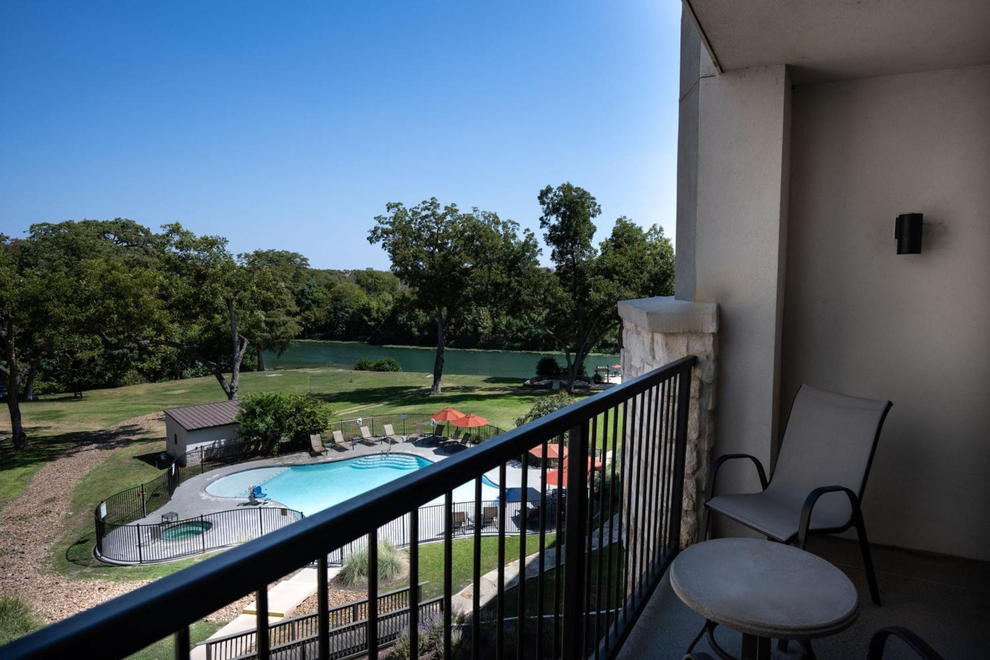Hotel Courtyard By Marriott River Village 4*