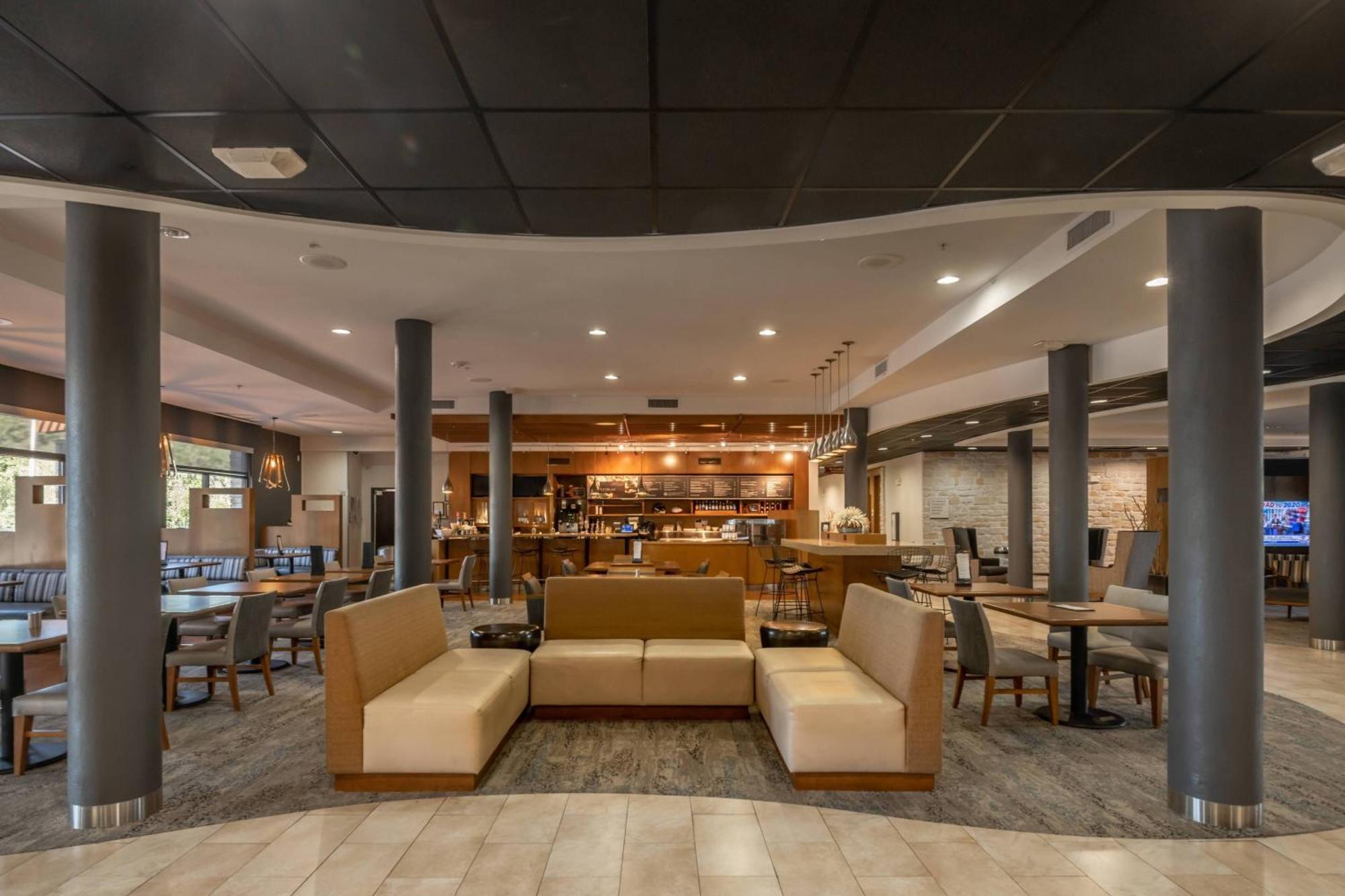 Courtyard By Marriott River Village New Braunfels