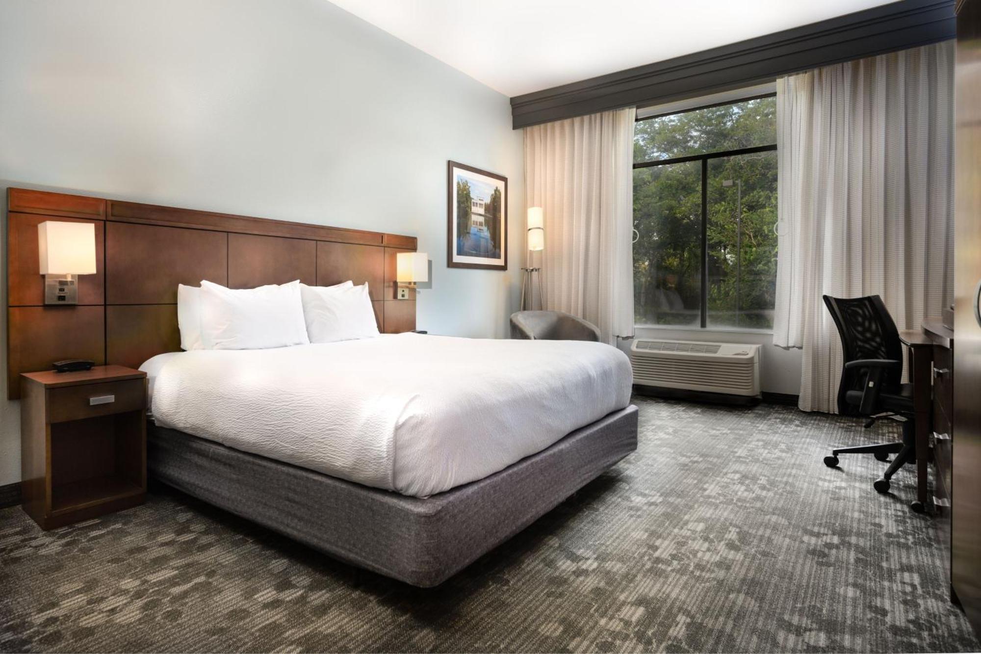 Courtyard By Marriott River Village Hotel 4*