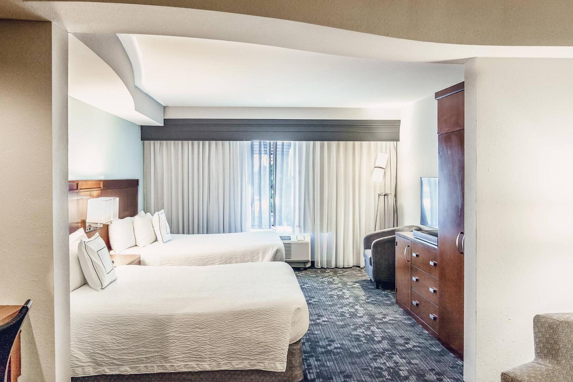 Courtyard By Marriott River Village Hotel 4*
