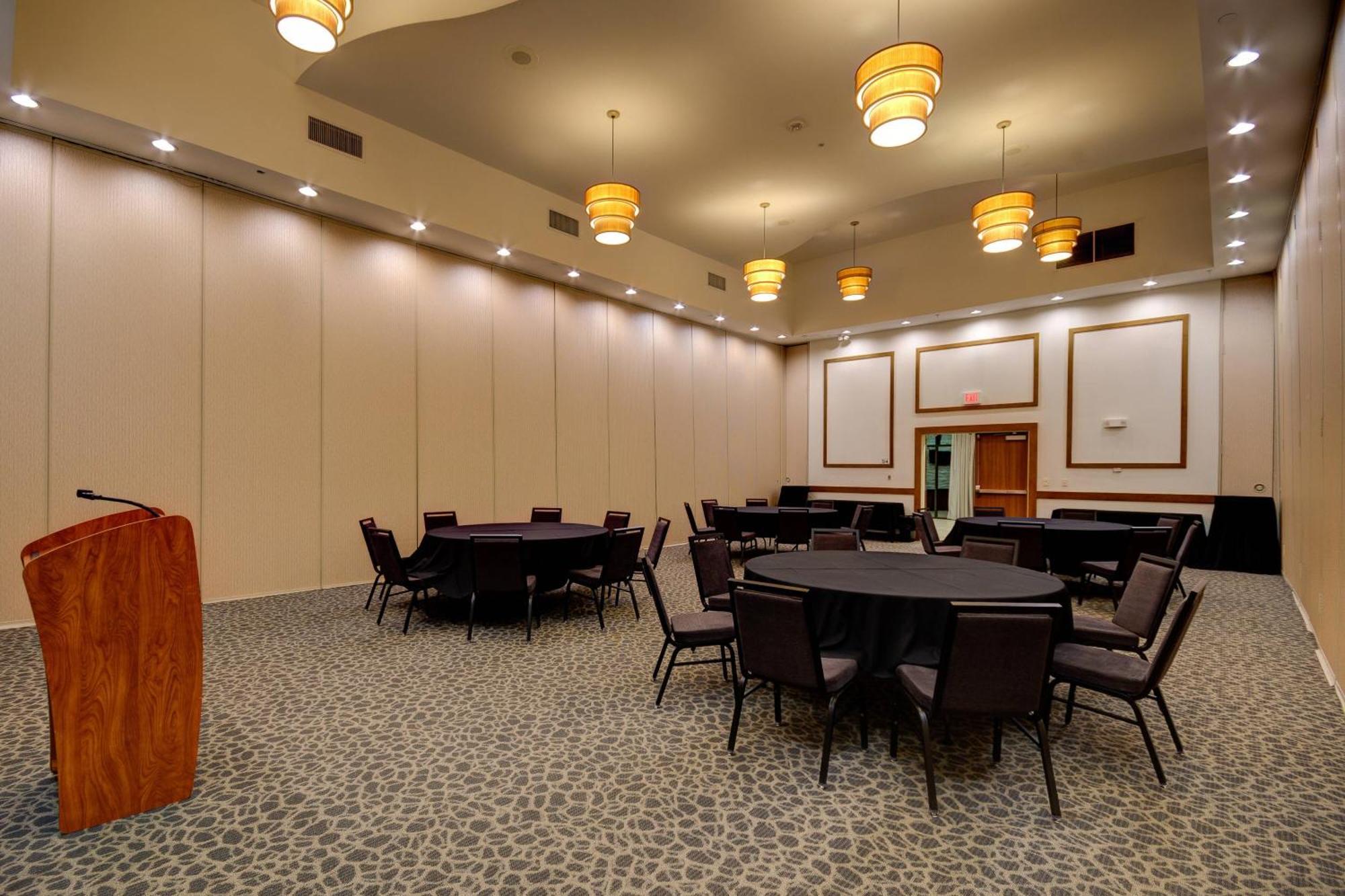 Courtyard By Marriott River Village New Braunfels
