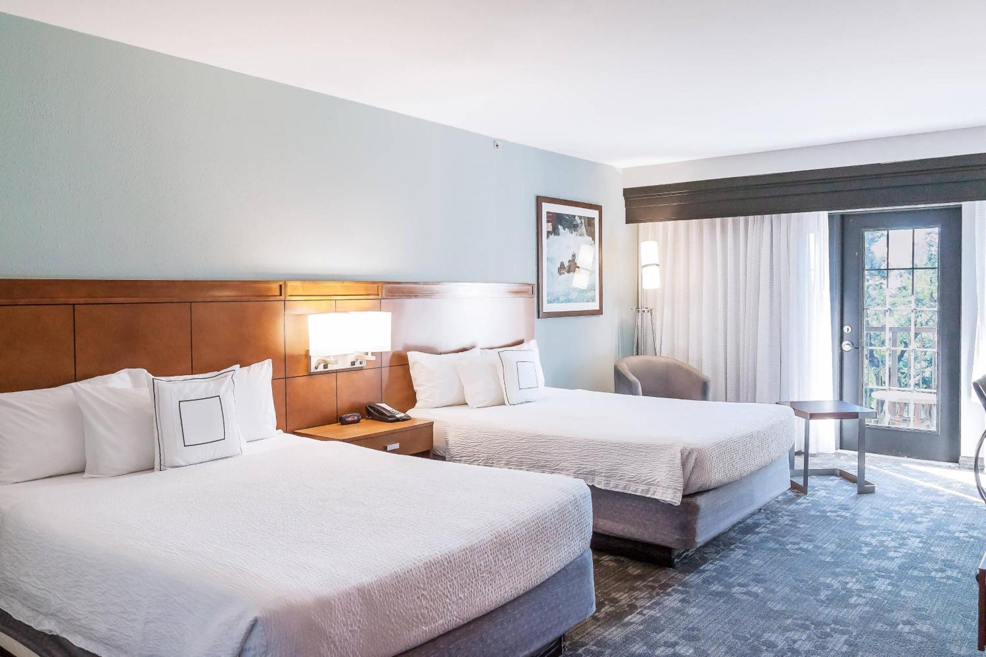 Hotel Courtyard By Marriott River Village